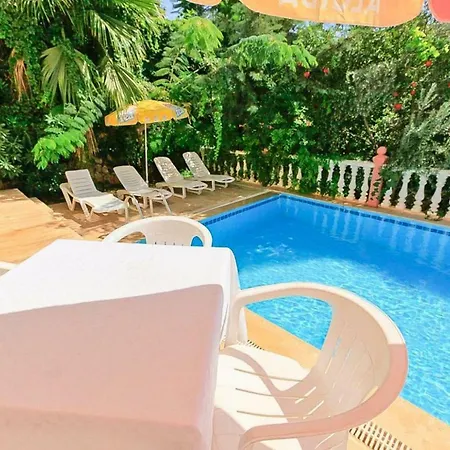 Rose Villa *
